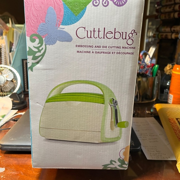 Provocraft Cuttlebug Bundle - Picture 4 of 10